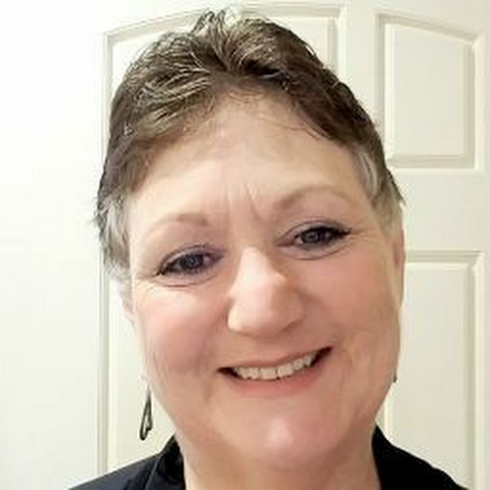 Meet your Posher, Laurie